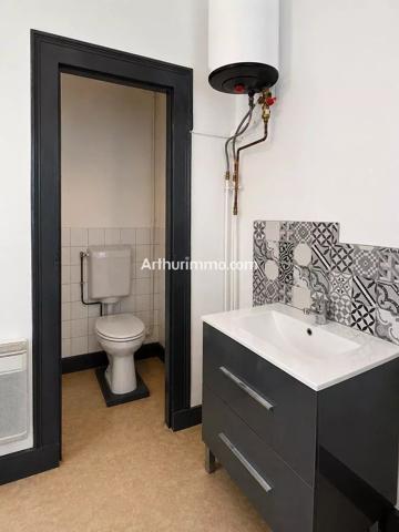 Vente                                                      Appartement
                        
                     2 pièces                      69 m2                     à Lons-le-Saunier
