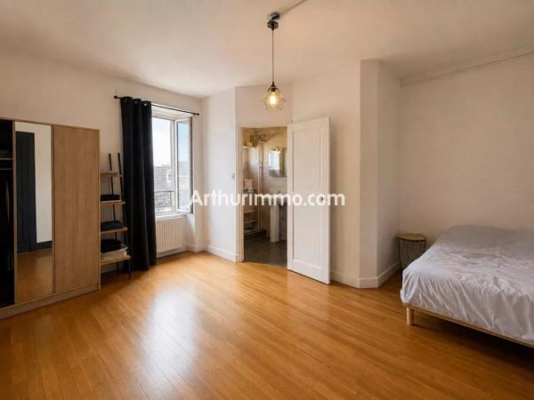 Vente                                                      Appartement
                        
                     2 pièces                      69 m2                     à Lons-le-Saunier