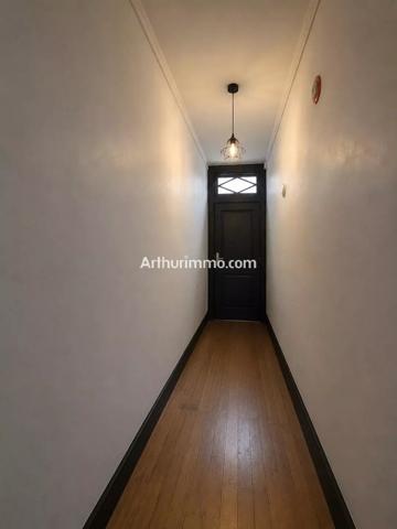 Vente                                                      Appartement
                        
                     2 pièces                      69 m2                     à Lons-le-Saunier