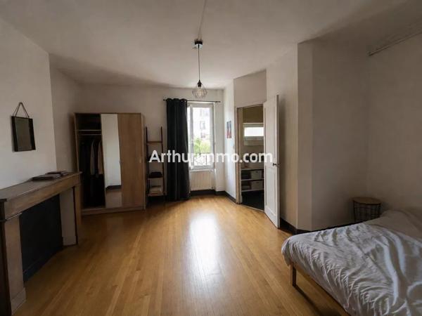 Vente                                                      Appartement
                        
                     2 pièces                      69 m2                     à Lons-le-Saunier