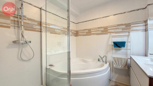 Appartement à vendre    3 pièces • 82 m2 Perpignan