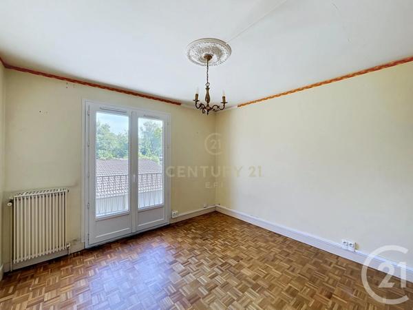 Maison à vendre  10 pièces - 149,02 m 2   NOISY LE GRAND  - 93