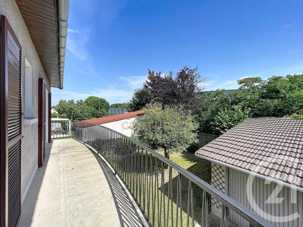 Maison à vendre  10 pièces - 149,02 m 2   NOISY LE GRAND  - 93