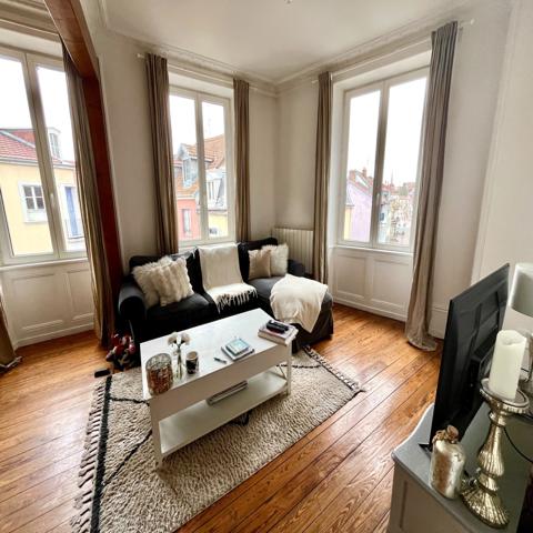 Appartement
                                                                                                                                                                                                                                                                                                                        4 pièce(s)                                                                                                                                                                                                          2 chambre(s)                                                                                                                                                                                                          89  m²