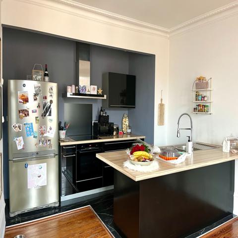 Appartement
                                                                                                                                                                                                                                                                                                                        4 pièce(s)                                                                                                                                                                                                          2 chambre(s)                                                                                                                                                                                                          89  m²