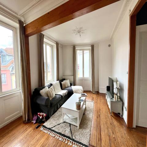 Appartement
                                                                                                                                                                                                                                                                                                                        4 pièce(s)                                                                                                                                                                                                          2 chambre(s)                                                                                                                                                                                                          89  m²