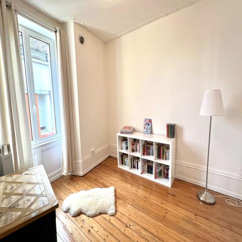 Appartement
                                                                                                                                                                                                                                                                                                                        4 pièce(s)                                                                                                                                                                                                          2 chambre(s)                                                                                                                                                                                                          89  m²