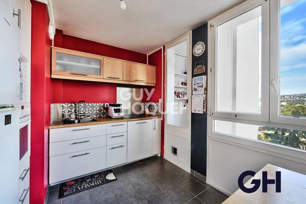 VERNAY - T3 balcon et parking