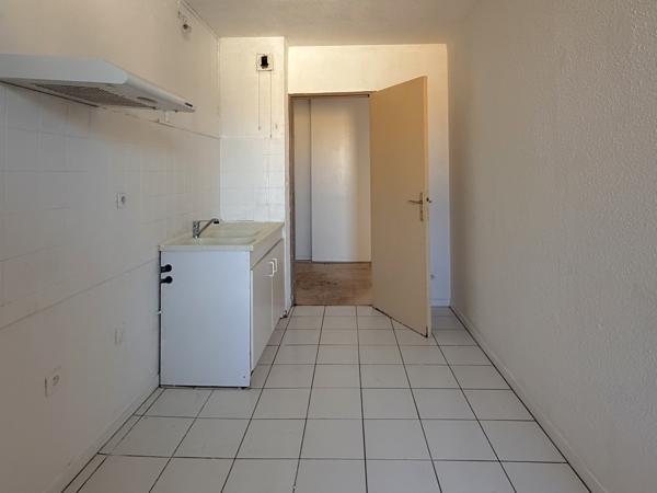 Appartement T3 lumineux avec balcons, idéalement situé à CASTELNAUDARY. - Castelnaudary (11400)
