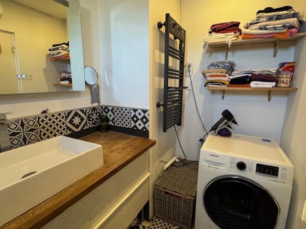 Marseille (13007) EXCLUSIVITÉ VENTE APPARTEMENT 75 M2 TYPE 3 BALCON VUE MER NOTRE DAME PARKING RUE CELINA 13007 MA