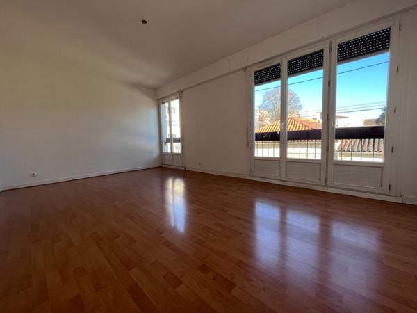 Ref. 5578JH : T2 avec parking a Bergerac !