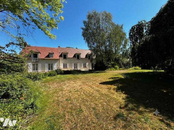 Élégante propriété de caractère de 250 m² avec parc arboré et dépendance
