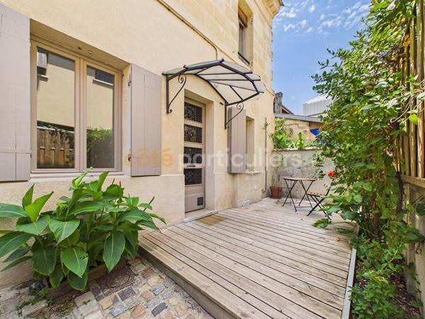 Vente
                Maison70 m² - 3 Pièces -
                    BORDEAUX (33800)
