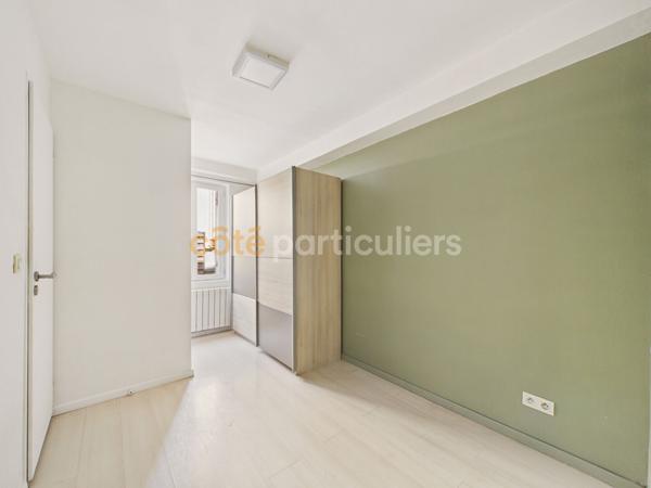 Vente
                Maison70 m² - 3 Pièces -
                    BORDEAUX (33800)