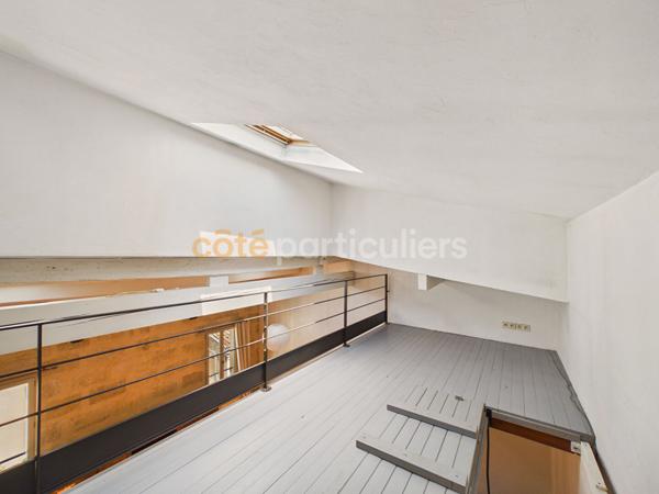 Vente
                Maison70 m² - 3 Pièces -
                    BORDEAUX (33800)