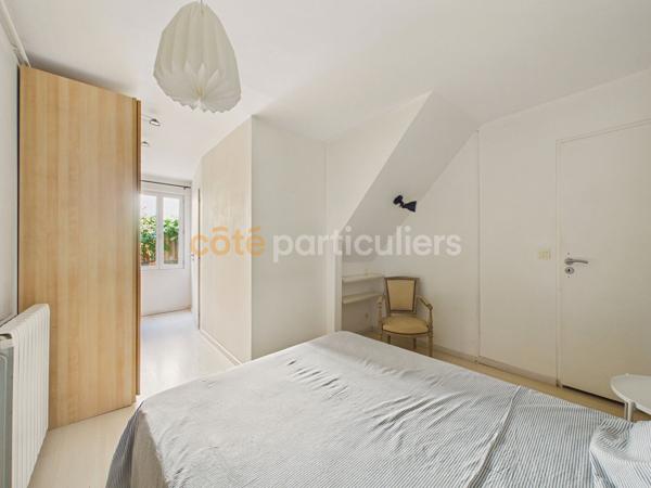 Vente
                Maison70 m² - 3 Pièces -
                    BORDEAUX (33800)