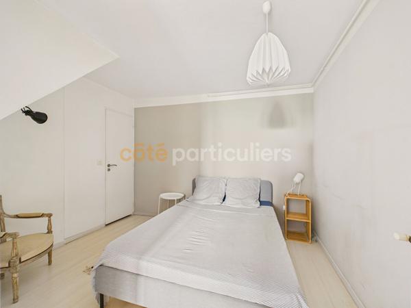 Vente
                Maison70 m² - 3 Pièces -
                    BORDEAUX (33800)