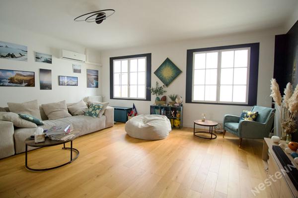 Maison de ville à vendre à AGEN de 115 m² - 5 pièces, 4 chambres- terrasse, balcon et garage double.