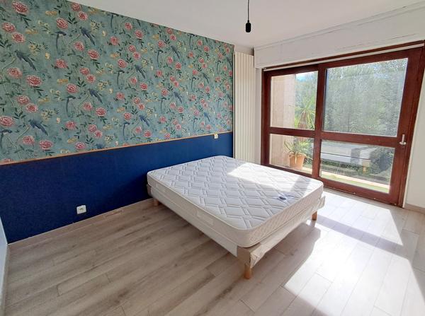 CARNOUX-EN-PROVENCE – GRANDE MAISON 201 M² – 3 LOGEMENTS – PISCINE – GRAND GARAGE – VUE DÉGAGÉE