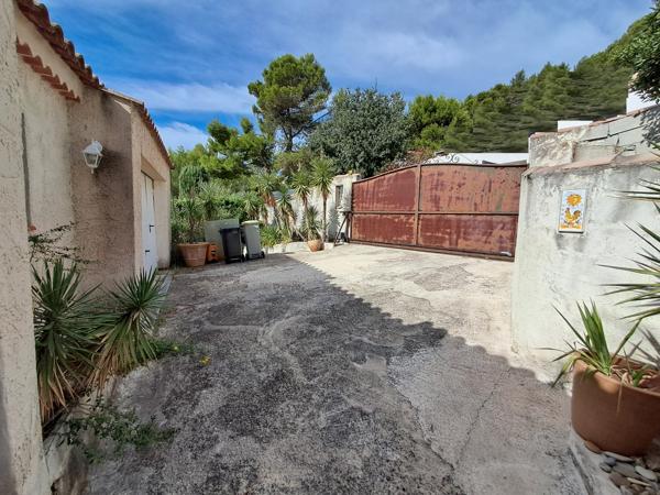 CARNOUX-EN-PROVENCE – GRANDE MAISON 201 M² – 3 LOGEMENTS – PISCINE – GRAND GARAGE – VUE DÉGAGÉE