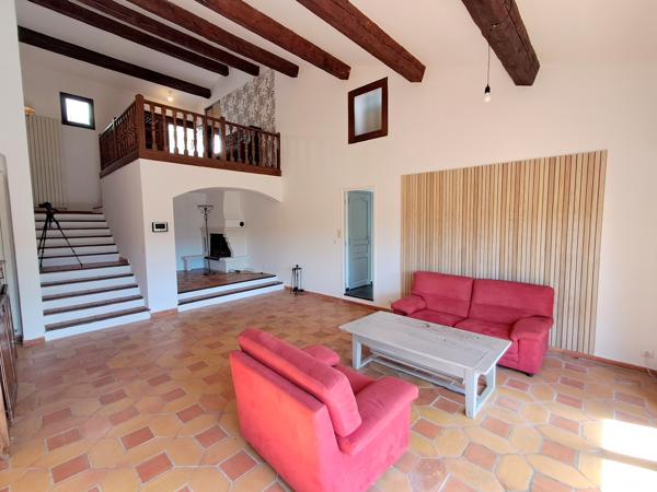 CARNOUX-EN-PROVENCE – GRANDE MAISON 201 M² – 3 LOGEMENTS – PISCINE – GRAND GARAGE – VUE DÉGAGÉE
