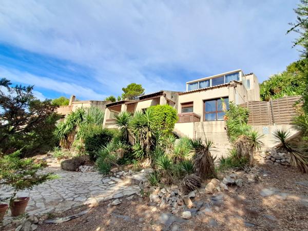 CARNOUX-EN-PROVENCE – GRANDE MAISON 201 M² – 3 LOGEMENTS – PISCINE – GRAND GARAGE – VUE DÉGAGÉE