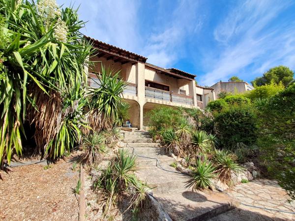 CARNOUX-EN-PROVENCE – GRANDE MAISON 201 M² – 3 LOGEMENTS – PISCINE – GRAND GARAGE – VUE DÉGAGÉE