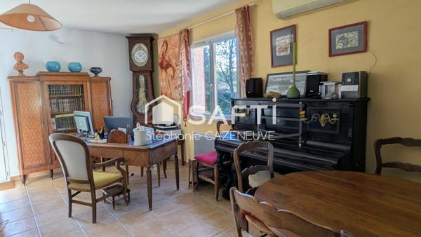 Plain-pied avec garage, terrain clos arboré - Proche rocade