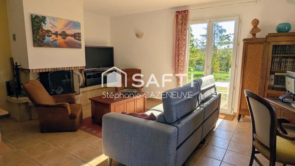 Plain-pied avec garage, terrain clos arboré - Proche rocade