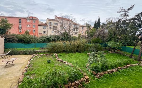 Maison à vendre    7 pièces • 162 m2 Fréjus