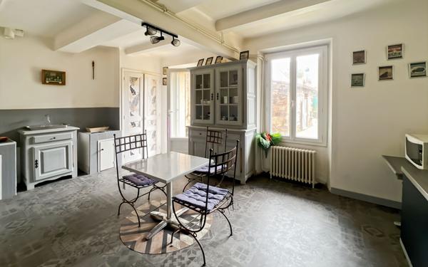 Maison à vendre    7 pièces • 162 m2 Fréjus