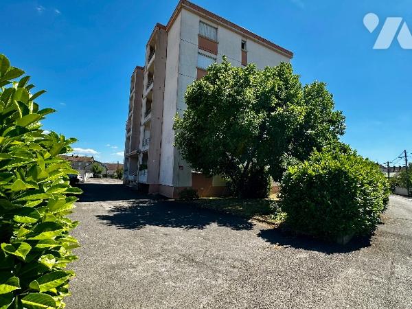 Dole, T4 Résidence avec ascenseur, stationnement, cave et balcon avec vue