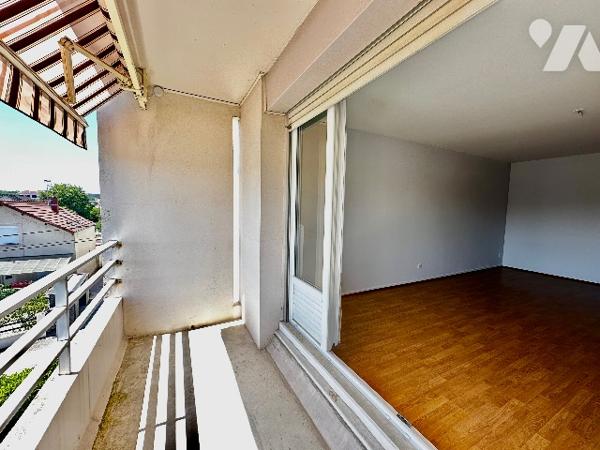 Dole, T4 Résidence avec ascenseur, stationnement, cave et balcon avec vue