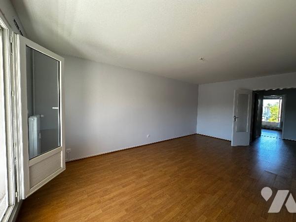 Dole, T4 Résidence avec ascenseur, stationnement, cave et balcon avec vue