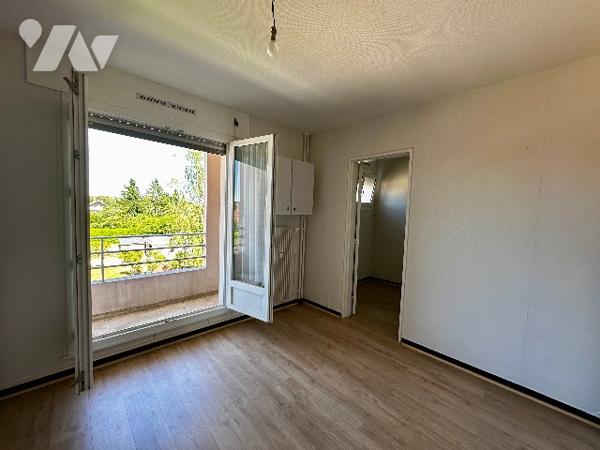 Dole, T4 Résidence avec ascenseur, stationnement, cave et balcon avec vue