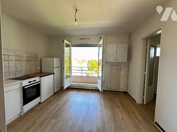 Dole, T4 Résidence avec ascenseur, stationnement, cave et balcon avec vue