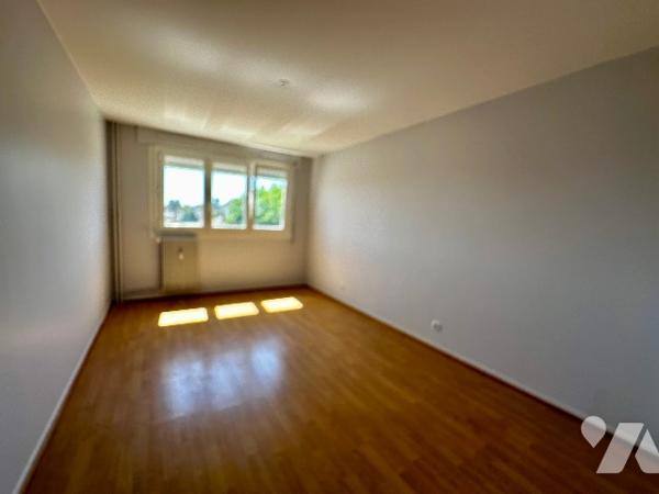 Dole, T4 Résidence avec ascenseur, stationnement, cave et balcon avec vue