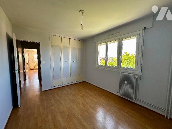Dole, T4 Résidence avec ascenseur, stationnement, cave et balcon avec vue