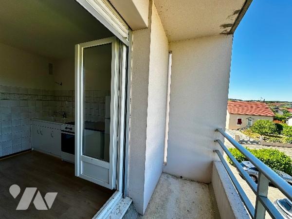 Dole, T4 Résidence avec ascenseur, stationnement, cave et balcon avec vue