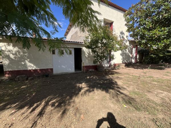 ref 112195 Secteur SAINT VARENT maison ancienne de 80 m2 à rénover type 4 sur terrain 1581m2