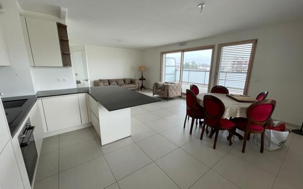 Appartement à louer    4 pièces • 101,75 m2 Ferney-Voltaire