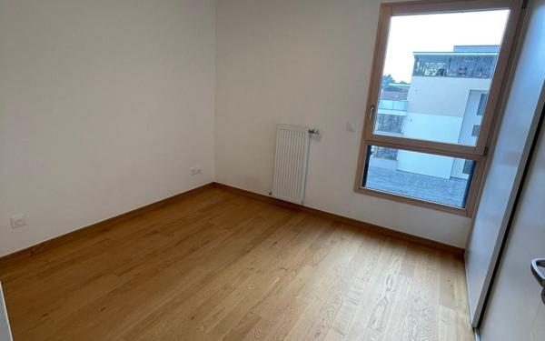 Appartement à louer    4 pièces • 101,75 m2 Ferney-Voltaire