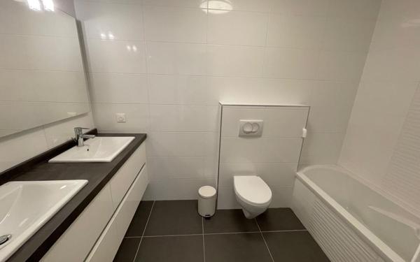 Appartement à louer    4 pièces • 101,75 m2 Ferney-Voltaire