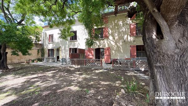 Mas provençal à rénover à Courthézon – 524 m² de surface totale, dépendances & potentiel