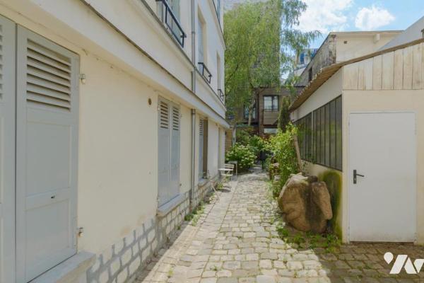 PARIS 15 / LA MOTTE PICQUET GRENELLE - APPARTEMENT ANCIEN 4 PIÈCES A RAFRAICHIR + CAVE