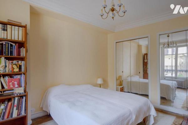 PARIS 15 / LA MOTTE PICQUET GRENELLE - APPARTEMENT ANCIEN 4 PIÈCES A RAFRAICHIR + CAVE