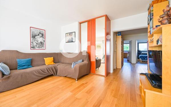 Appartement à vendre    3 pièces • 74,80 m2 Paris 11