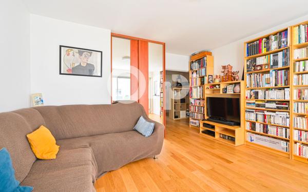 Appartement à vendre    3 pièces • 74,80 m2 Paris 11