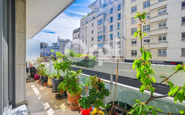 Appartement à vendre    3 pièces • 74,80 m2 Paris 11