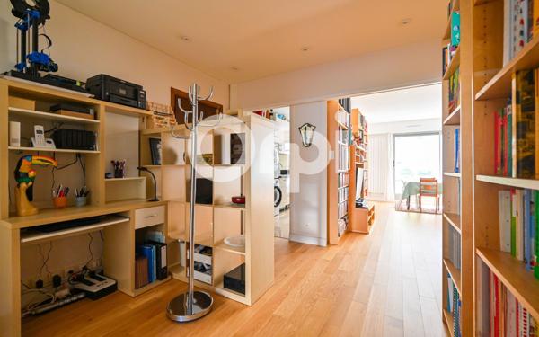 Appartement à vendre    3 pièces • 74,80 m2 Paris 11